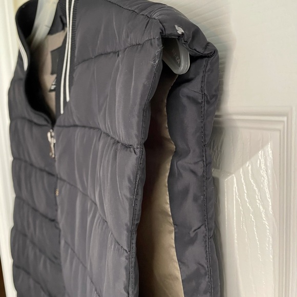 H&M’s Puffer Vest - Picture 5 of 8
